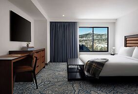 Hotel Alpenrock Breckenridge, Curio Collection by Hilton