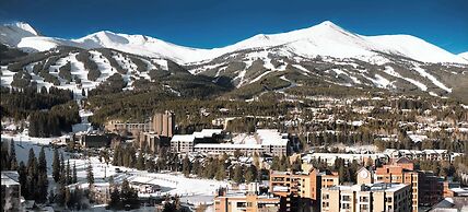 Hotel Alpenrock Breckenridge, Curio Collection by Hilton