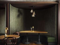 Hotel Alpenrock Breckenridge, Curio Collection by Hilton