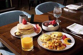 Hotel Alpenrock Breckenridge, Curio Collection by Hilton