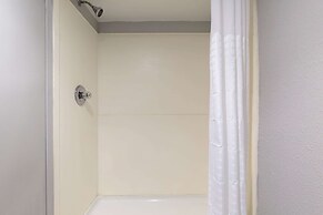 Clarion Hotel & Suites BWI Airport North