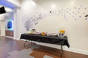 Clarion Hotel & Suites BWI Airport North