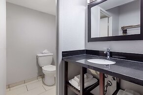 Clarion Hotel & Suites BWI Airport North