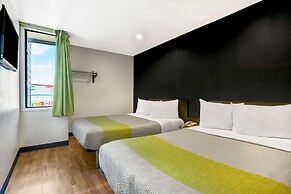 Studio 6 Portland, OR