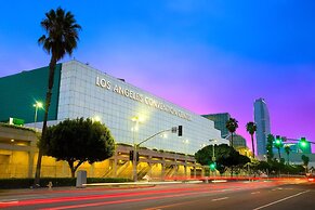 Holiday Inn Express Los Angeles Downtown West by IHG