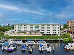 Bayfront Inn Fifth Avenue