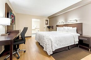 Red Roof Inn PLUS+ Mt Pleasant - Patriots Point