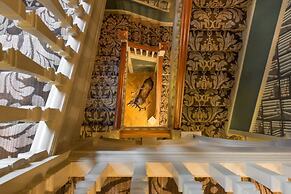 The Crown Manor House Hotel