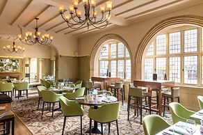 The Crown Manor House Hotel