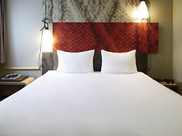Ibis Paris Canal Saint Martin