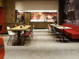 Ibis Paris Canal Saint Martin