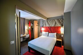 Ibis Paris Canal Saint Martin