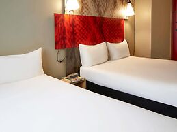 Ibis Paris Canal Saint Martin