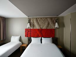 Ibis Paris Canal Saint Martin