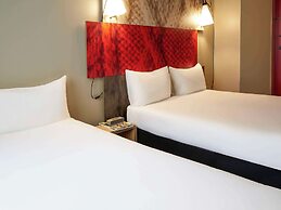 Ibis Paris Canal Saint Martin