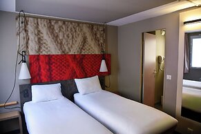 Ibis Paris Canal Saint Martin
