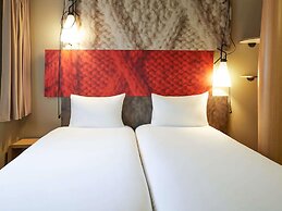 Ibis Paris Canal Saint Martin