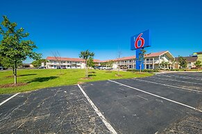 Motel 6 Dallas, TX - Farmers Branch