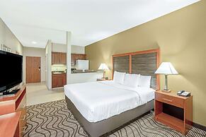 La Quinta Inn & Suites by Wyndham Midwest City - Tinker AFB