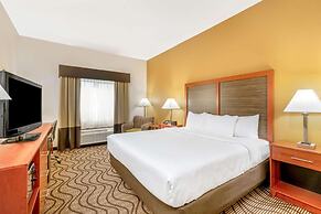 La Quinta Inn & Suites by Wyndham Midwest City - Tinker AFB
