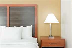 La Quinta Inn & Suites by Wyndham Midwest City - Tinker AFB