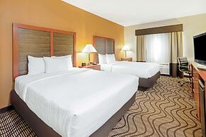 La Quinta Inn & Suites by Wyndham Midwest City - Tinker AFB