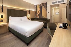 Holiday Inn Naples by IHG