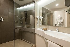 Holiday Inn Naples by IHG