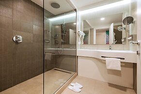 Holiday Inn Naples by IHG