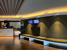 Holiday Inn Naples by IHG