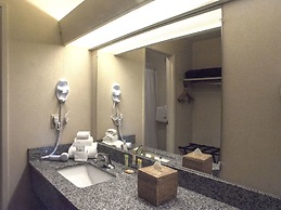 Inn At The Convention Center