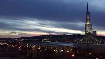 Inn At The Convention Center