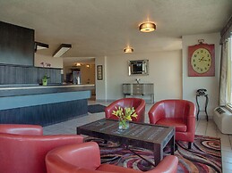 Inn At The Convention Center