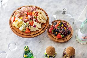 The Melrose Georgetown Hotel