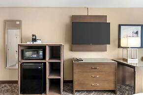 Best Western Plus Kansas City Sports Complex Hotel