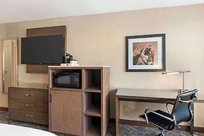 Best Western Plus Kansas City Sports Complex Hotel