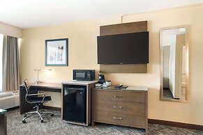 Best Western Plus Kansas City Sports Complex Hotel