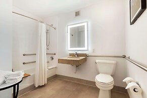 Best Western Plus Kansas City Sports Complex Hotel