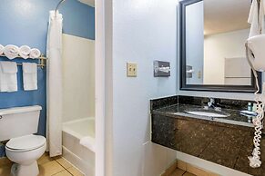 Quality Inn Sarasota North Near Lido Key Beach