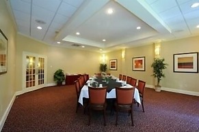 Budgetel Inn & Suites Atlanta