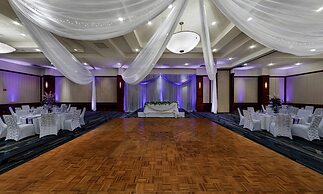 DoubleTree by Hilton Minneapolis - Park Place