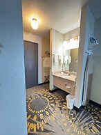 Days Inn by Wyndham Salina I-70