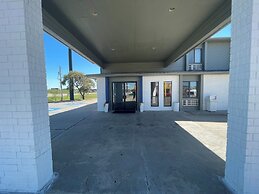 Days Inn by Wyndham Salina I-70