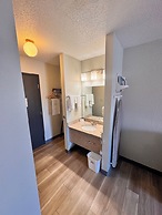 Days Inn by Wyndham Salina I-70