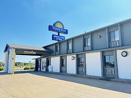 Days Inn by Wyndham Salina I-70