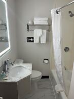 Howard Johnson by Wyndham Malden Boston Area