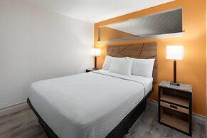 Howard Johnson by Wyndham Malden Boston Area