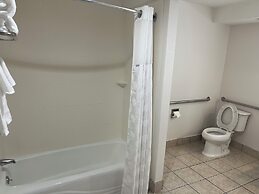 Howard Johnson by Wyndham Malden Boston Area