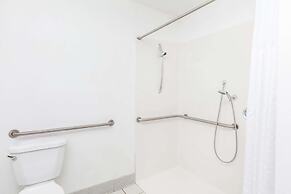 Days Inn & Suites by Wyndham Sunnyvale
