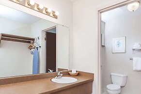 Days Inn & Suites by Wyndham Sunnyvale